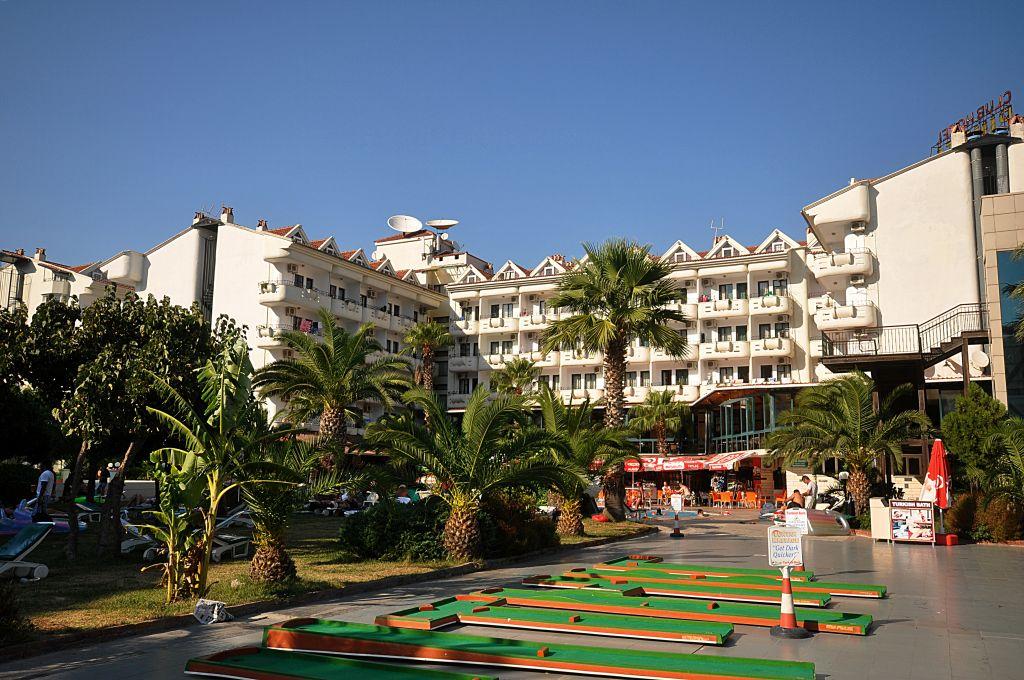 PINETA CLUB 4*