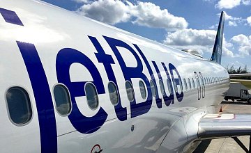 JetBlue дарит год бесплатных полётов тем, кто удалит все фото в Instagram