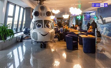 В минском аэропорту открылось кафе с настоящим вертолетом