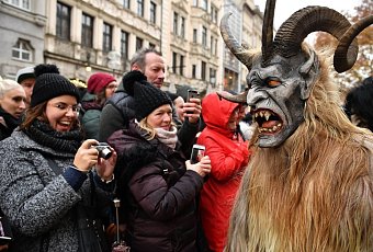 Крампусы в Италии: нужно было вести себя хорошо!