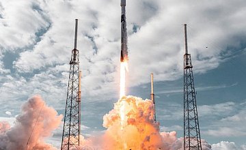 SpaceX планирует отправить на орбиту космических туристов до конца года