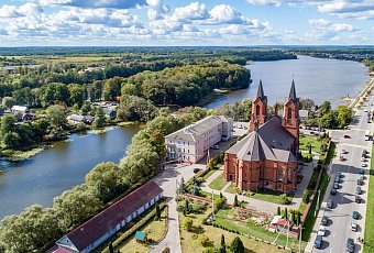 Болото Ельня и водопад на реке Вята