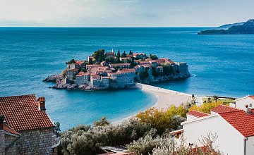 Власти Черногории заявили, что страна будет защищена от COVID-19 в туристический сезон