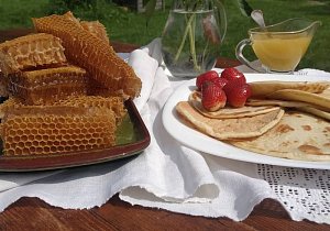 Национальный ужин на усадьбе «Мир пчёл»