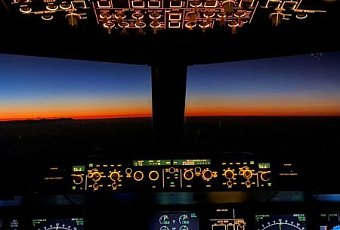Лайнер FlyDubai спасли пилоты-пассажиры: гражданин РФ и украинец посадили самолет в Саудовской Аравии