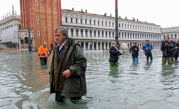 В Венеции из-за наводнения меняют экскурсионные программы