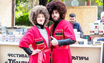 Тбилисоба, битва машин и два пивных фестиваля. Куда пойти на выходных 24-25 августа