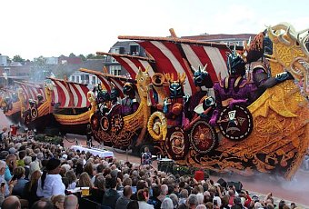 Цветочный парад георгин CORSO ZUNDERT!