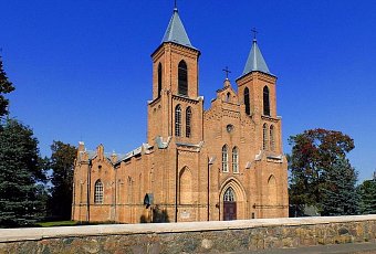 Там бьет крылом История сама