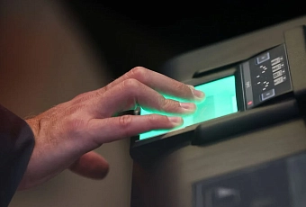 С 10 апреля 2026 года в ЕС заработала новая система въезда EES — штампы в паспортах больше не ставят